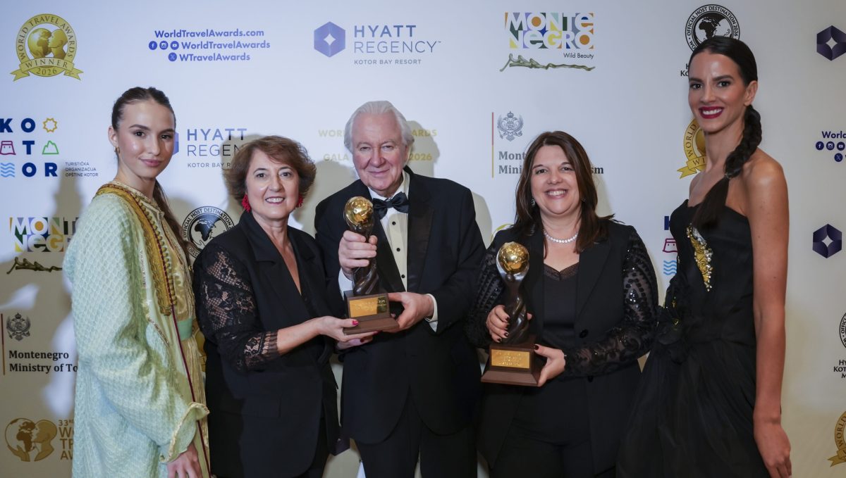 Award recipients celebrate Portugal's tourism success at the World Travel Awards.