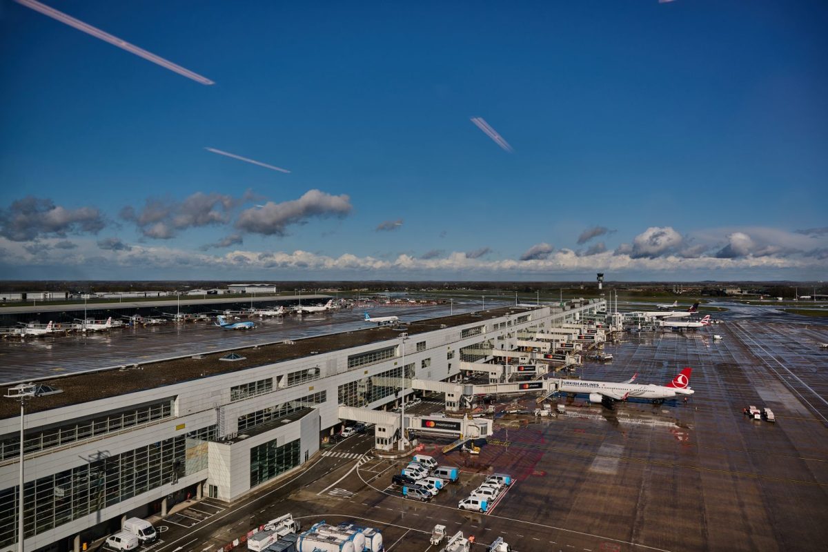 Aerial view of Brussels Airport with expansive grounds and parked aircraft