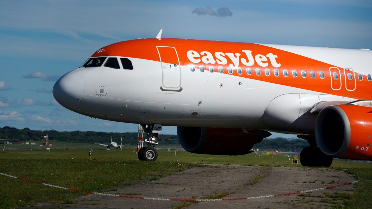 Italy Is Going After easyJet Over Sneaky Baggage Fees