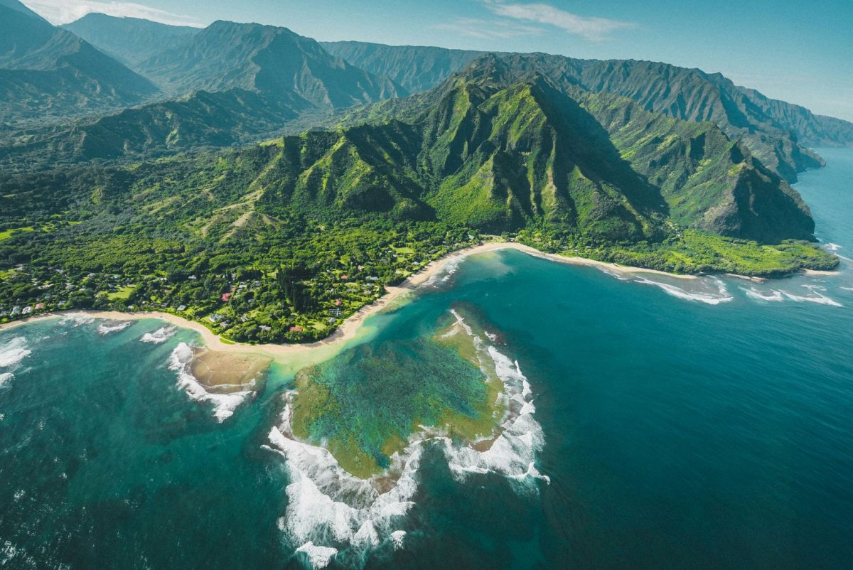 Kauaʻi Asks Travelers to Hold Off as Hurricane Lowell Cleanup Strains the Island