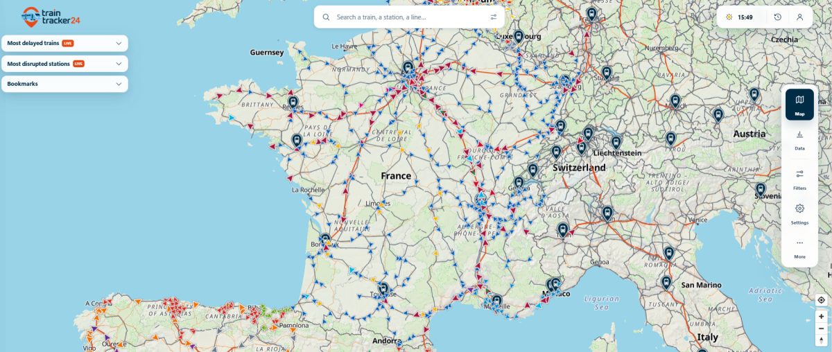Live train tracking map showing real-time rail routes across France, Spain and Belgium
