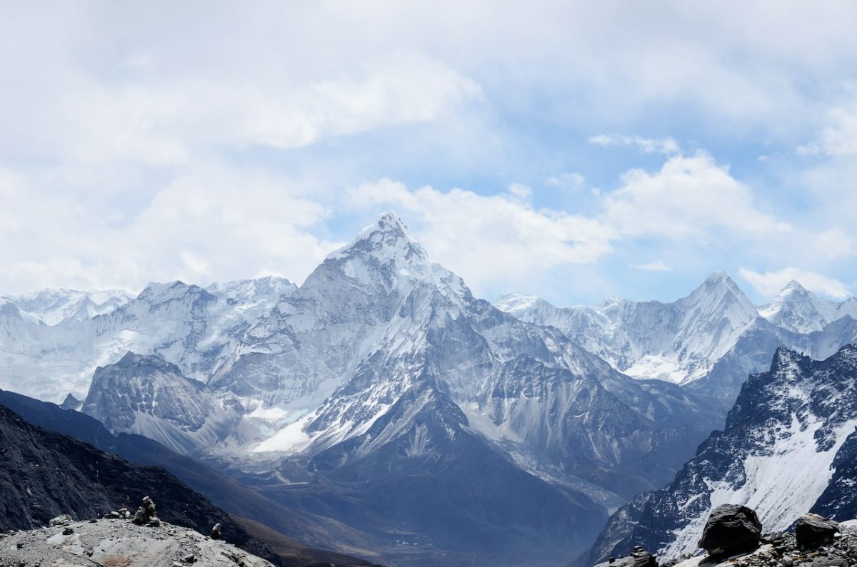 Lost for six days on Everest, a guide crawled back to life