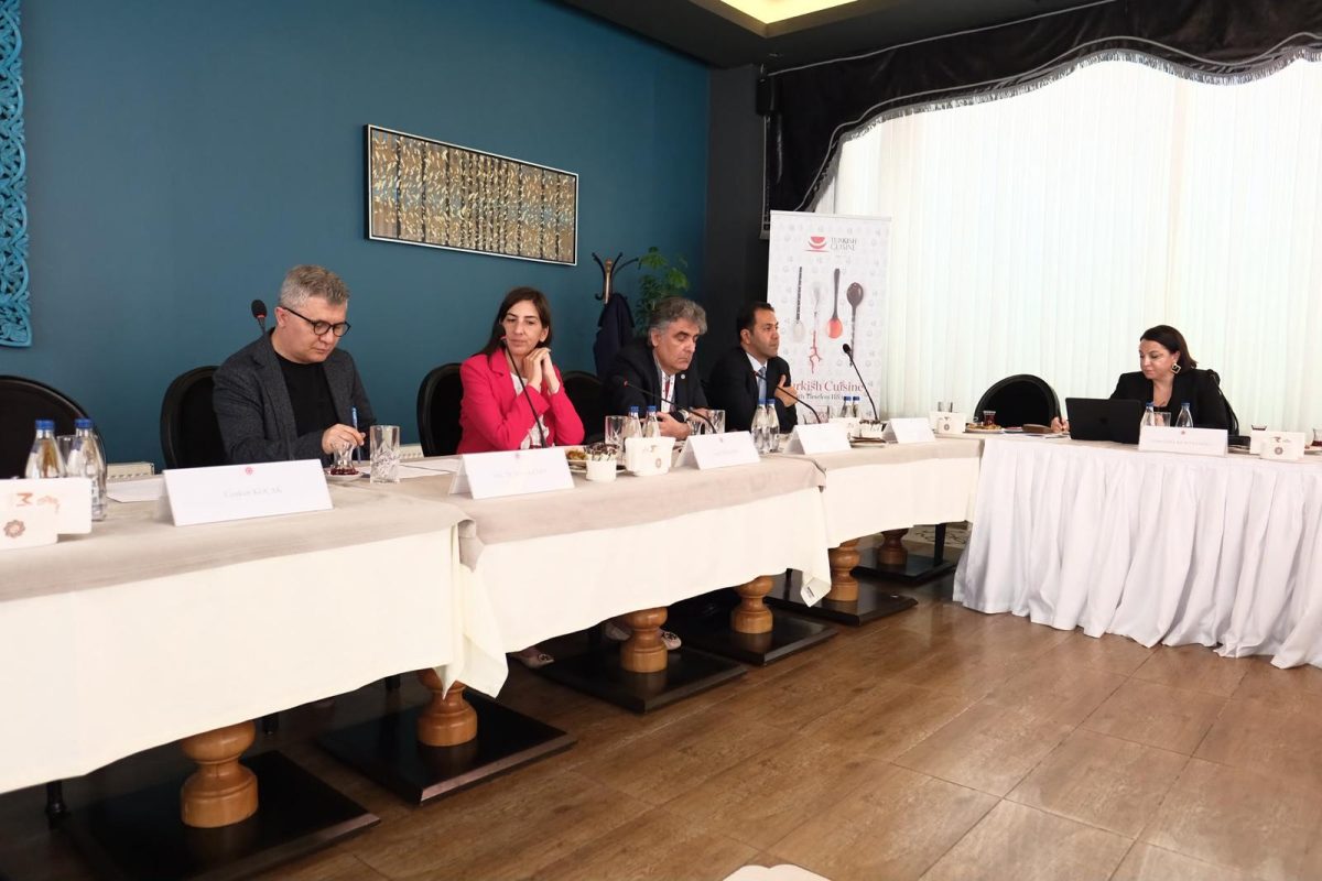 Panel discussion on Gaziantep's culinary heritage at a gastronomy conference