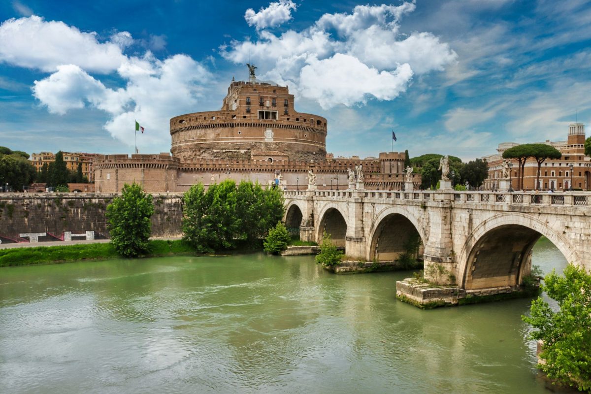 Rome's Hidden Bridge Emerges From the Tiber When the Water Runs Dry