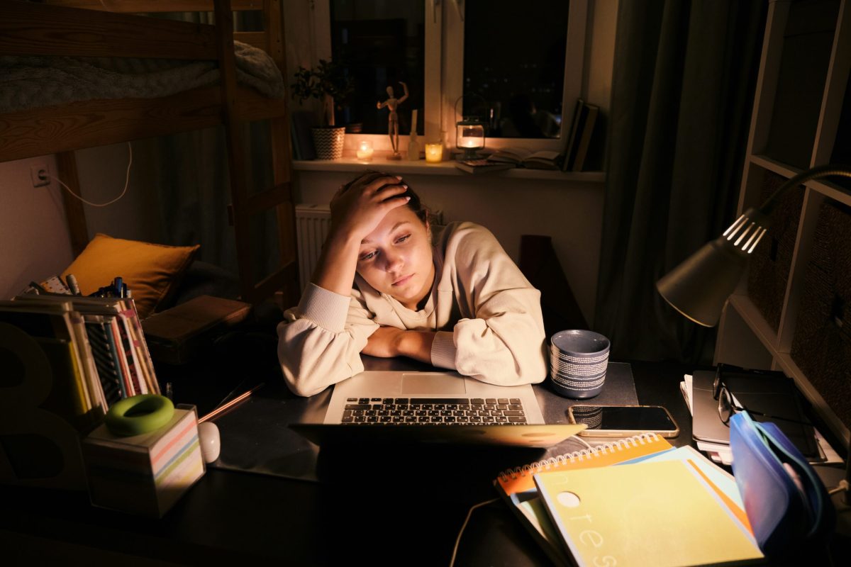 Teen travelers beware: Weekend sleep binges are wrecking your mental health