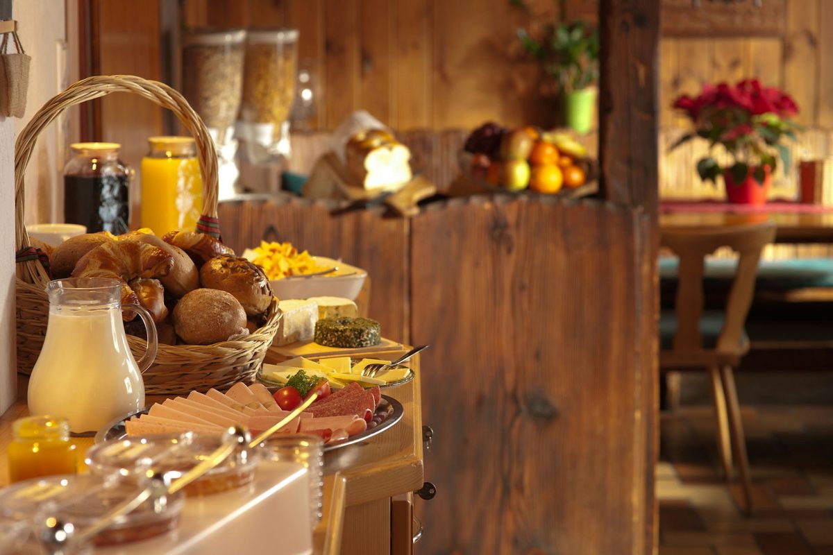 The Free Hotel Breakfast Is Quietly Disappearing in America