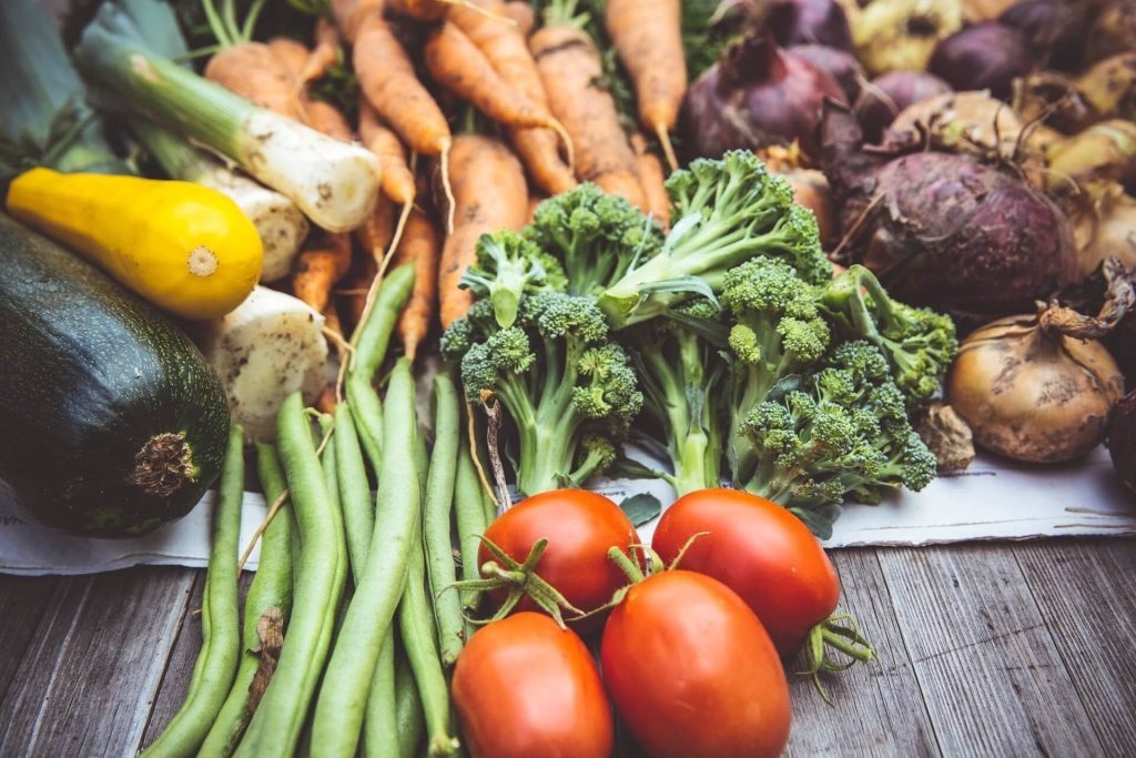 What Pregnant Travelers Eat Could Shape Their Kids' Food Preferences for Years