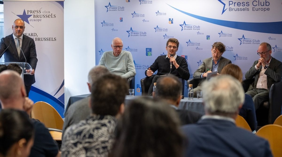 Panel discussion at press conference about climate change impacts on tourism destinations